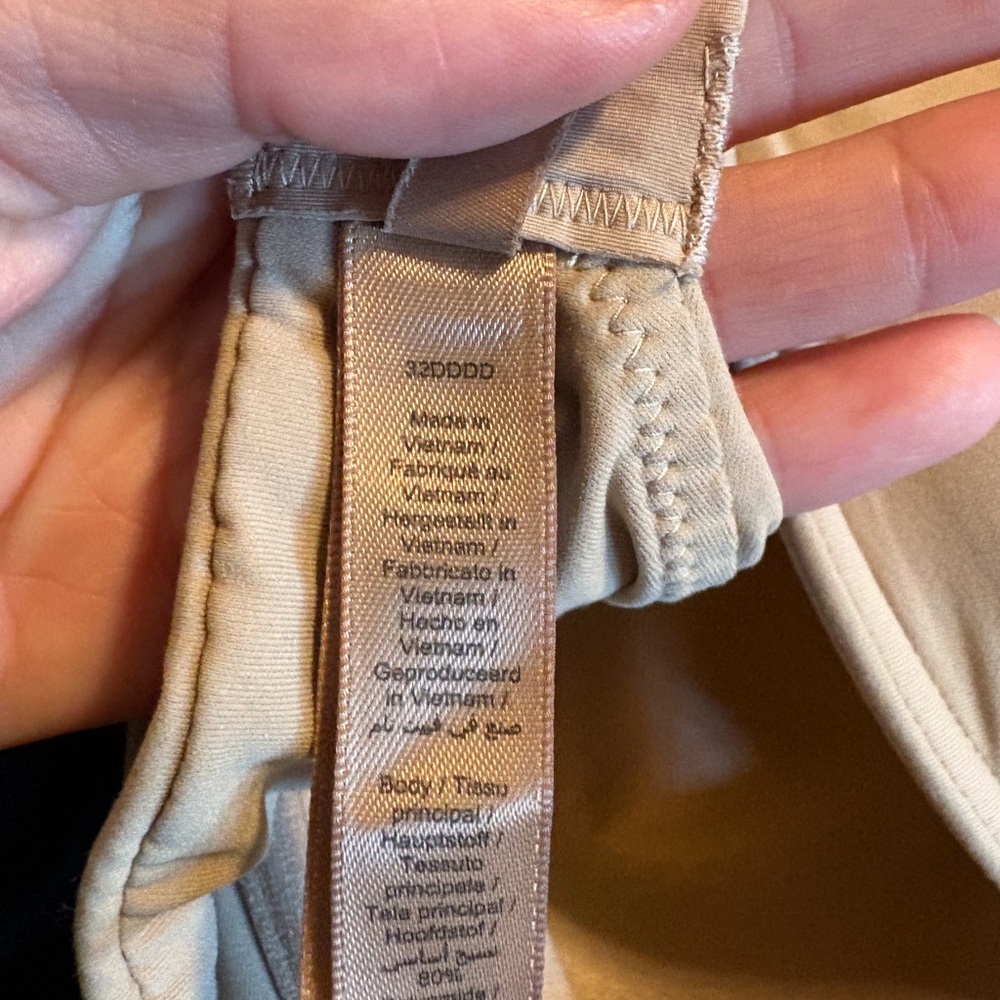 SKIMS Seamless T-Shirt Bra | Nude / Sand | Size 32DDD | Authentic (0687) - Picture 4 of 7